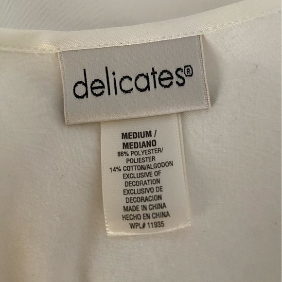Delicates Elegant White Long Sleeve Nightgown, Nightie, embroidered M deadstock - Picture 4 of 8